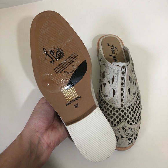 Free People Paramount mules in antique white NWT - Picture 8 of 8